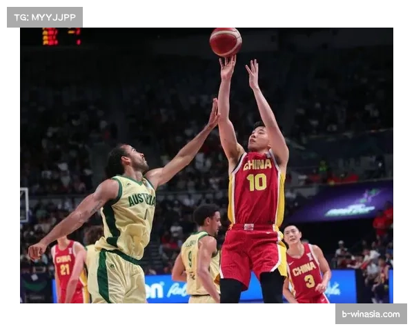 旧金山大学揭幕战45分大胜 王俊杰高效9分赵维伦4分3助